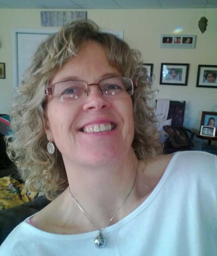 Portrait of Shari Reed